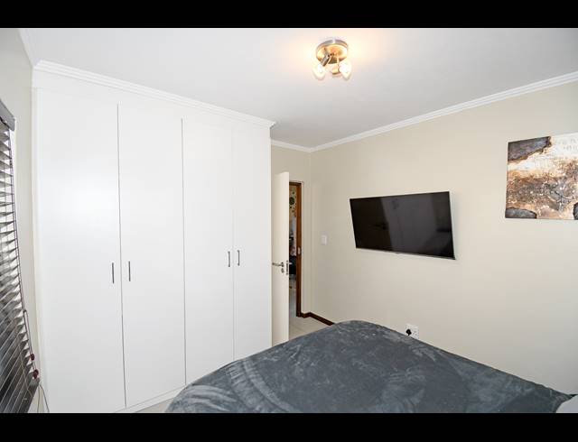 2 BEDROOM APARTMENT FOR SALE IN NORTH RIDING AH